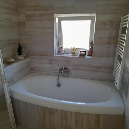 Pod Skalou, Manesova 646 Villa *