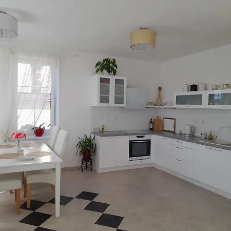Pod Skalou, Manesova 646 Villa Upice