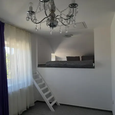 Pod Skalou, Manesova 646 Upice