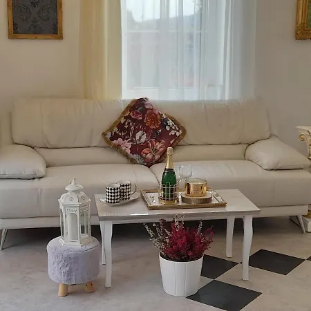 Pod Skalou, Manesova 646 Upice