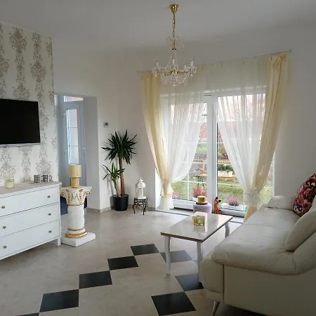 Pod Skalou, Manesova 646 Villa